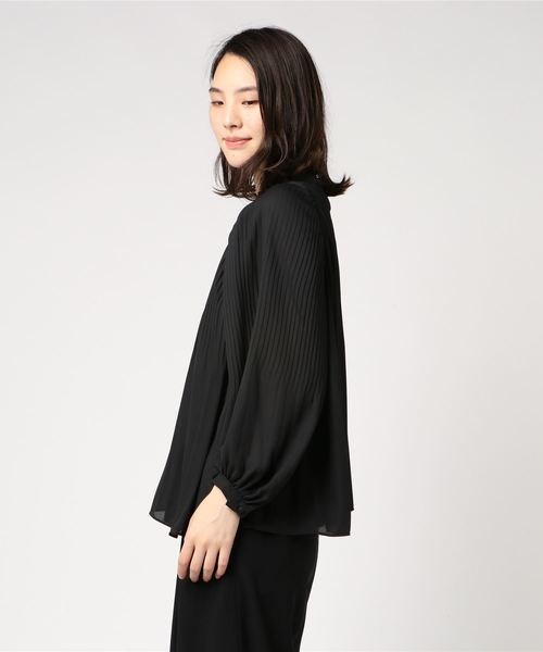 archives（アルシーヴ）の「クラシカル長袖プリーツブラウス（シャツ/ブラウス・レディース・ブラック/オフホワイト/シルバーグレー・MEDIUM）」の11枚目の写真