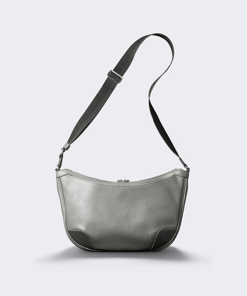 aniary（アニアリ）の「ショルダーバッグ（アンティークレザー）（ショルダーバッグ・メンズ・ブラック/ダークブラウン/ダークブルー/キャメル/マルーン/ライトグレー/ブルー系その他/ダークオレンジ/ブラック×グレー/レッド系その他/ホワイト系その他/ダークネイビー・FREE）」の6枚目の写真