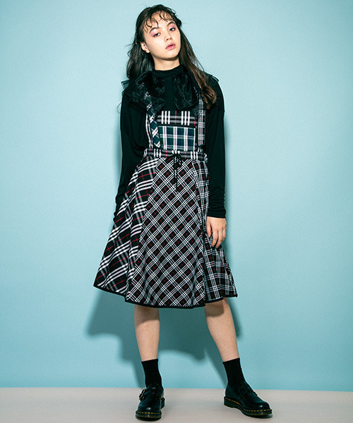 Candy Stripper（キャンディストリッパー）の「FRILLY COLLAR トップス（Tシャツ/カットソー・レディース・ブラック/ラベンダー/オフホワイト・2）」の4枚目の写真