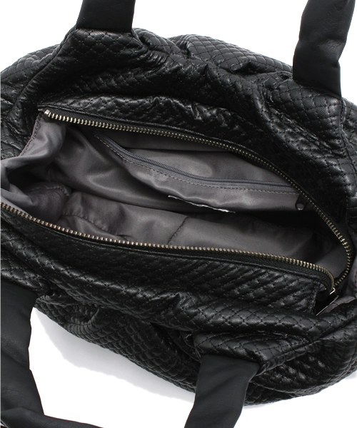 PLST(プラステ)の「2WAYフェイクレザーキルティングバッグ(ショルダーバッグ・レディース・ブラック/グレー・FREE)」の8枚目の写真