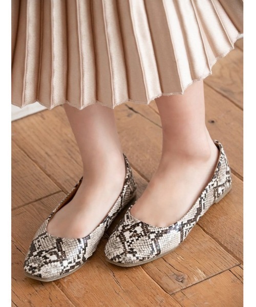 fifth(フィフス)の「スクエアフラットパンプス(バレエシューズ・レディース・アニマル/ラベンダー/モカ/シルバー・23.0cm/24.5cm/23.5cm/24.0cm/25cm/22.5㎝/22.5cm/25.0cm)」の4枚目の写真