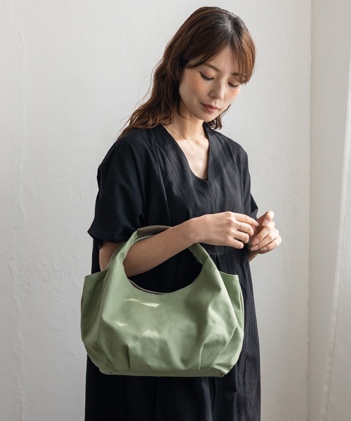 VitaFelice(ヴィータフェリーチェ)の「本革×キャンバスバルーントートバッグ(トートバッグ・レディース・マスタード/アイボリー/ブラック/ボルドー/グレー/モスグリーン/ドット・FREE)」の19枚目の写真