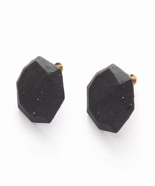 LAPUIS（ラピュイ）の「Lapuis(ラピュイ)ARITA Stone Earring（イヤリング・レディース・ホワイト/ベージュ/ブラック・FREE）」の4枚目の写真