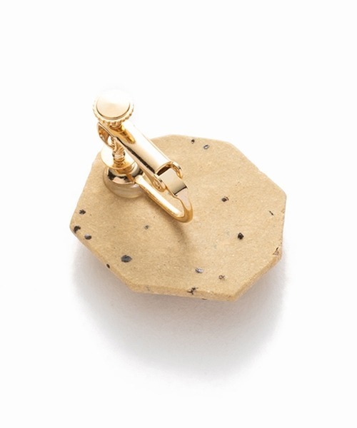 LAPUIS（ラピュイ）の「Lapuis(ラピュイ)ARITA Stone Earring（イヤリング・レディース・ホワイト/ベージュ/ブラック・FREE）」の7枚目の写真