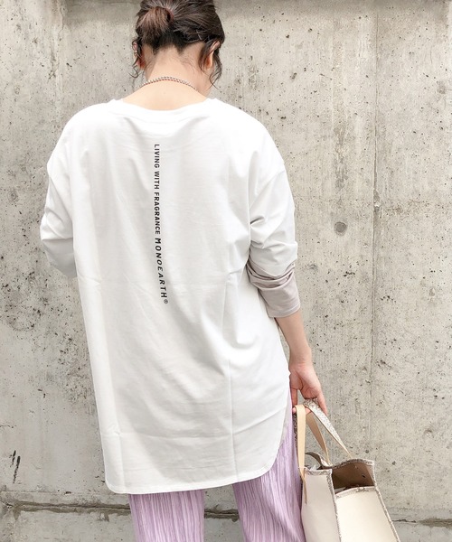 MONOEARTH(モノアース)の「【MONOEARTH】限定コラボTシャツ(Tシャツ/カットソー・レディース・ホワイト系その他/ホワイト系その他2/ホワイト系その他3/チャコールグレー・FREE)」の1枚目の写真