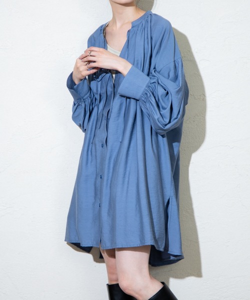 mystic（ミスティック）の「ダブルリボンロングシャツ（シャツ/ブラウス・レディース・アイボリー/ベージュ/ブルー・FREE）」の3枚目の写真