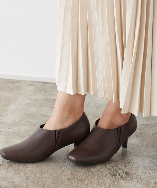 Pierrot（ピエロ）の「スクエアトゥショートブーツ（ブーツ・レディース・ブラック/ブラウン/グレイッシュベージュ・S/M/L/LL）」の14枚目の写真