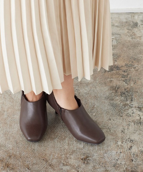 Pierrot（ピエロ）の「スクエアトゥショートブーツ（ブーツ・レディース・ブラック/ブラウン/グレイッシュベージュ・S/M/L/LL）」の18枚目の写真