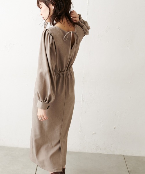natural couture(ナチュラルクチュール)の「【WEB限定カラー有り】バックリボンボリュームロングスリーブワンピース(ワンピース・レディース・ブラック/ベージュ/モカ/その他1/その他2・FREE)」の3枚目の写真