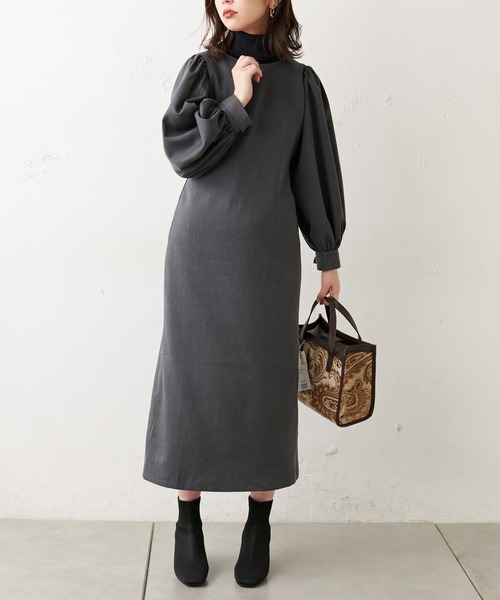 natural couture(ナチュラルクチュール)の「【WEB限定カラー有り】バックリボンボリュームロングスリーブワンピース(ワンピース・レディース・ブラック/ベージュ/モカ/その他1/その他2・FREE)」の2枚目の写真