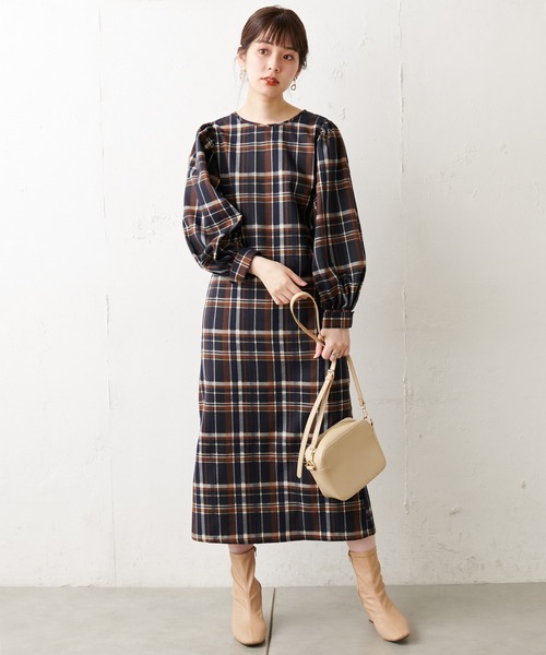 natural couture(ナチュラルクチュール)の「【WEB限定カラー有り】バックリボンボリュームロングスリーブワンピース(ワンピース・レディース・ブラック/ベージュ/モカ/その他1/その他2・FREE)」の8枚目の写真