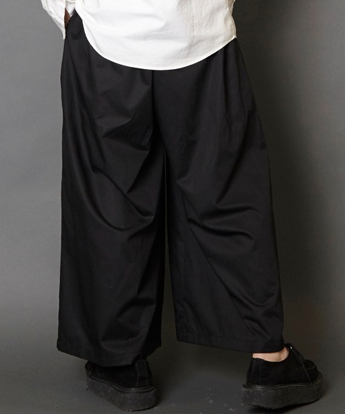 MEMENTISM(メメントイズム)の「ビッグシルエットバギーパンツ ”HAKAMA”(スラックス・メンズ・ブラック・FREE)」の3枚目の写真