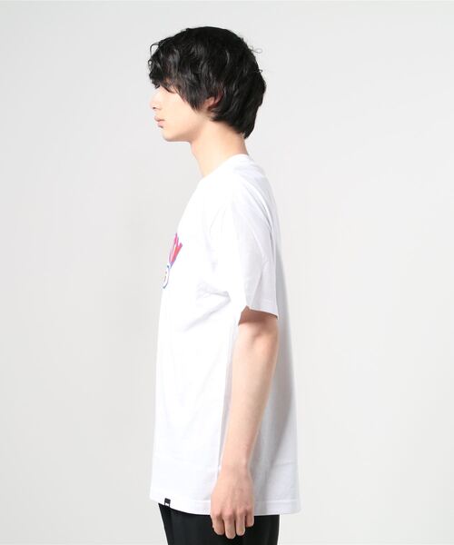 FTC（エフティーシー）の「COLLEGE SKETCH（Tシャツ/カットソー・メンズ・ホワイト/ブラック/ゴールド・MEDIUM/LARGE/X-LARGE/SMALL）」の7枚目の写真