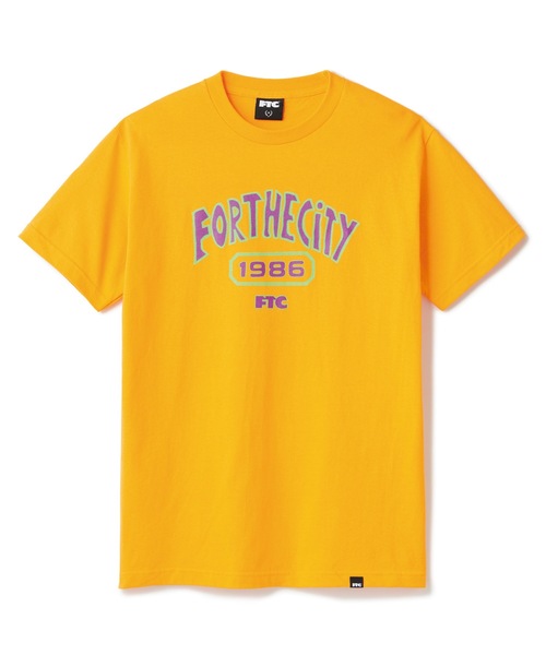 FTC（エフティーシー）の「COLLEGE SKETCH（Tシャツ/カットソー・メンズ・ホワイト/ブラック/ゴールド・MEDIUM/LARGE/X-LARGE/SMALL）」の3枚目の写真