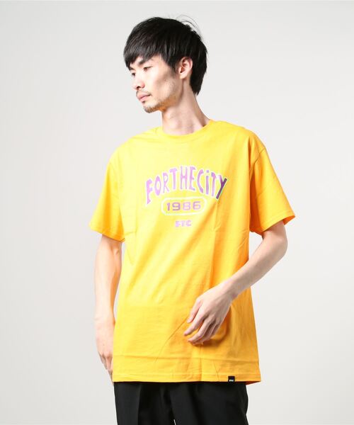 FTC（エフティーシー）の「COLLEGE SKETCH（Tシャツ/カットソー・メンズ・ホワイト/ブラック/ゴールド・MEDIUM/LARGE/X-LARGE/SMALL）」の6枚目の写真
