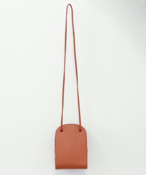 archives(アルシーヴ)の「合皮ラウンド紐ショルダー(ショルダーバッグ・レディース・ブラック/ベージュ/オレンジ・FREE)」の7枚目の写真