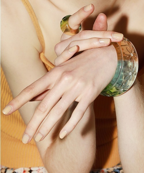 Casselini（キャセリーニ）の「カットワークアクリルバングル（バングル/リストバンド・レディース・アイボリー/ピンク/ブルー・FREE）」の4枚目の写真