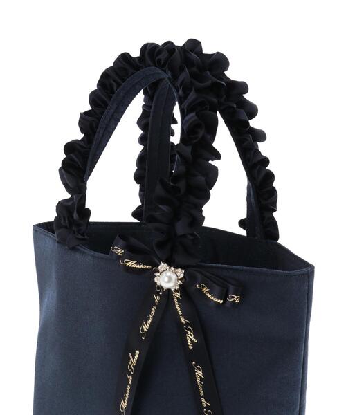 Maison de FLEUR(メゾンドフルール)の「パールビジューフリルハンドルトートバッグ(トートバッグ・レディース・ブラック/ネイビー/ピンク・FREE)」の4枚目の写真