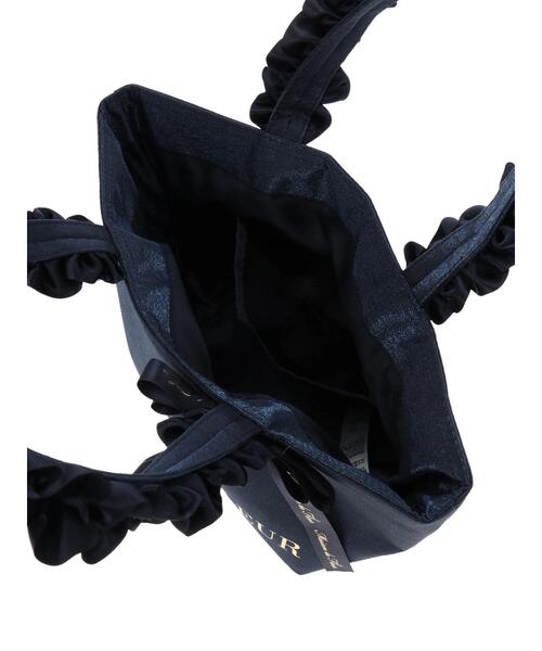 Maison de FLEUR(メゾンドフルール)の「パールビジューフリルハンドルトートバッグ(トートバッグ・レディース・ブラック/ネイビー/ピンク・FREE)」の6枚目の写真