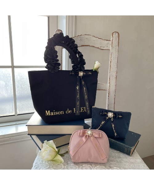 Maison de FLEUR(メゾンドフルール)の「パールビジューフリルハンドルトートバッグ(トートバッグ・レディース・ブラック/ネイビー/ピンク・FREE)」の5枚目の写真