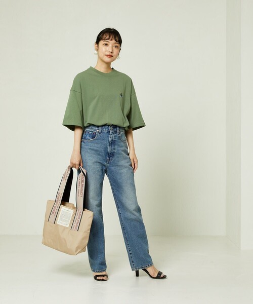 緑色キャラクターTシャツとデニムパンツセット 緑色キャラクターTシャツとデニムパンツセット