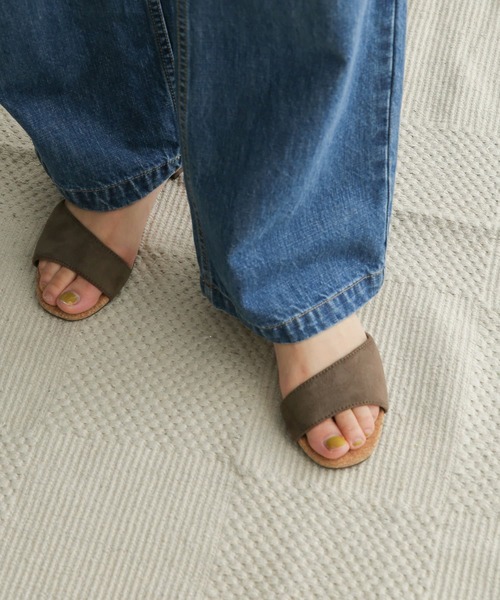 URBAN RESEARCH DOORS(アーバンリサーチドアーズ)の「セパレートフラットサンダル(サンダル・レディース・ブラック/パープル/ブラウン系その他/ブルー系その他/ライトベージュ・38/36/37)」の3枚目の写真