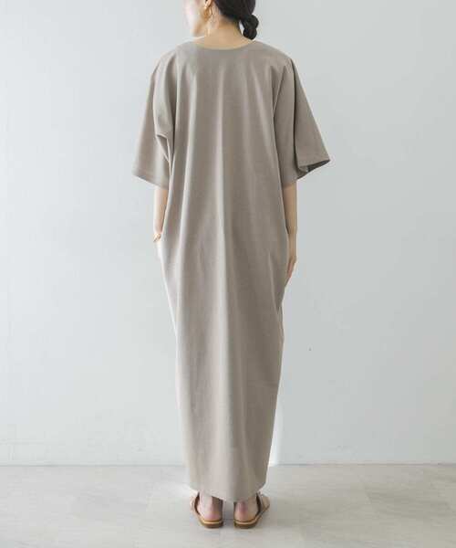 Goodwear(Since1983)（グッドウェア）の「Goodwear　LOOSE FIT MAXI ONE-PIECE（ワンピース・レディース・ボルドー/ベージュ系その他/チャコールグレー・-）」の22枚目の写真