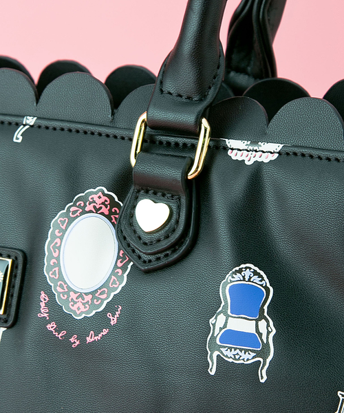 DOLLY GIRL BY ANNA SUI（ドーリーガール バイ アナ スイ）の「ドーリーハウスプリント トートバッグ（トートバッグ・レディース・ブラック系9/ワイン系9・F）」の7枚目の写真