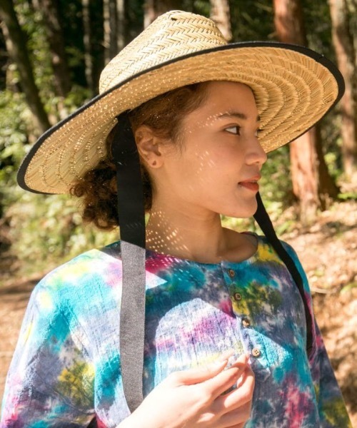 チャイハネ（チャイハネ）の「【チャイハネ】ロングリボン麦わらハット（ハット・レディース・ブラウン/ナチュラル・FREE）」の2枚目の写真