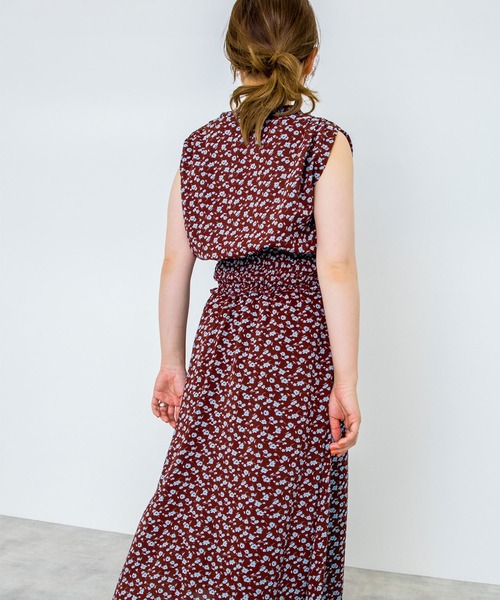 w closet（ダブルクローゼット）の「小花柄ノースリワンピース（ワンピース・レディース・ブラック×ホワイト/ブルーパープル/ホワイト×ブルー/ホワイト×ブラック・FREE）」の7枚目の写真