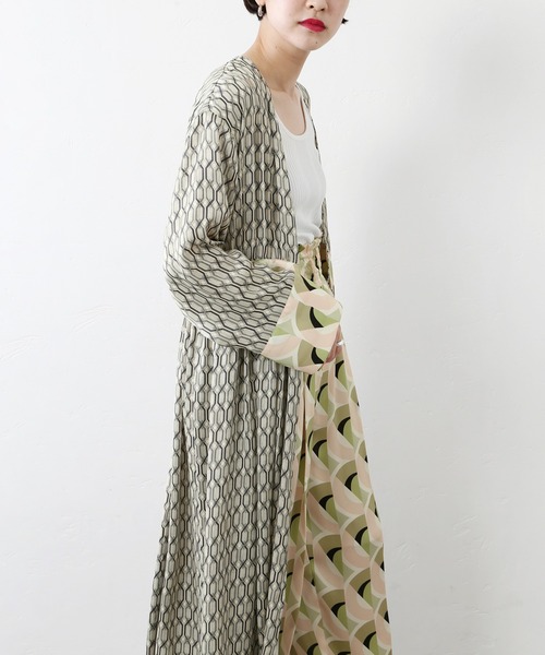 JOURNAL STANDARD（ジャーナルスタンダード）の「【Ayumi.HｘJOURNALSTANDARD】ドッキングプリントガウン◆（ワンピース・レディース・グリーン・FREE）」の14枚目の写真