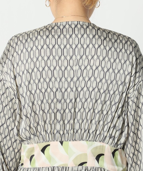 JOURNAL STANDARD（ジャーナルスタンダード）の「【Ayumi.HｘJOURNALSTANDARD】ドッキングプリントガウン◆（ワンピース・レディース・グリーン・FREE）」の5枚目の写真