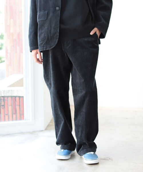 BEAMS(ビームス)の「BEAMS / ワイド コーデュロイ パンツ(その他パンツ・メンズ・チャコールグレー/ブラウン・LARGE/MEDIUM/SMALL/X-LARGE)」の6枚目の写真