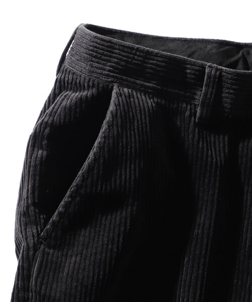 BEAMS(ビームス)の「BEAMS / ワイド コーデュロイ パンツ(その他パンツ・メンズ・チャコールグレー/ブラウン・LARGE/MEDIUM/SMALL/X-LARGE)」の16枚目の写真