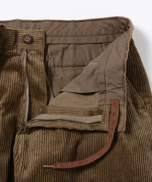 BEAMS(ビームス)の「BEAMS / ワイド コーデュロイ パンツ(その他パンツ・メンズ・チャコールグレー/ブラウン・LARGE/MEDIUM/SMALL/X-LARGE)」の7枚目の写真