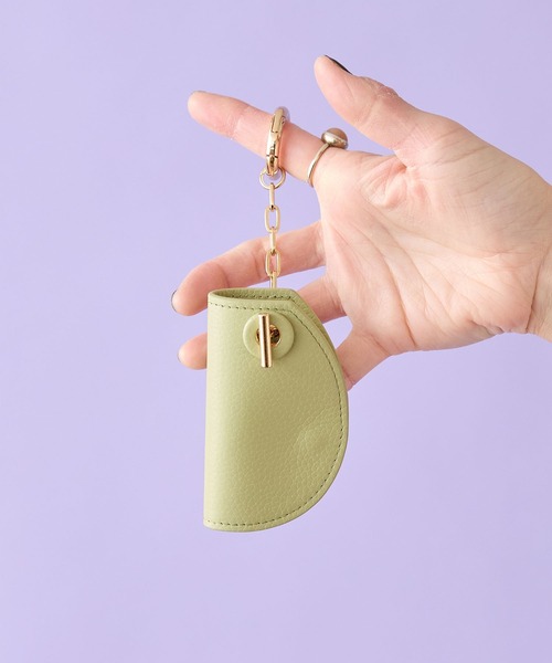 HASHIBAMI（ハシバミ）の「【HASHIBAMI】マンテル キーケース（キーケース/キーアクセサリー・レディース・シルバー/マジェンタ/グレイッシュベージュ/ブラック/モスグリーン/グレイッシュブルー/イエロー/ライトグレー/ライラック/カーキ/ブルーパープル/ブロンズ/オレンジ/ナチュラル/レッド/ボルドー/ネイビー/ライトグリーン/ライトピンク/マルチ/ターコイズブルー/ペールイエロー/ブラウン/レモンイエロー/サンドベージュ/ベビーピンク/チェリーピンク/アクア/ライトイエロー/ライトグリーン系/ふじ色系/ライトオレンジ系/ローズ系/チャコールグレー/ゴールド・FREE）」の12枚目の写真