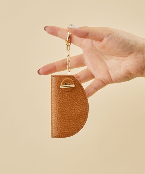 HASHIBAMI（ハシバミ）の「【HASHIBAMI】マンテル キーケース（キーケース/キーアクセサリー・レディース・シルバー/マジェンタ/グレイッシュベージュ/ブラック/モスグリーン/グレイッシュブルー/イエロー/ライトグレー/ライラック/カーキ/ブルーパープル/ブロンズ/オレンジ/ナチュラル/レッド/ボルドー/ネイビー/ライトグリーン/ライトピンク/マルチ/ターコイズブルー/ペールイエロー/ブラウン/レモンイエロー/サンドベージュ/ベビーピンク/チェリーピンク/アクア/ライトイエロー/ライトグリーン系/ふじ色系/ライトオレンジ系/ローズ系/チャコールグレー/ゴールド・FREE）」の5枚目の写真