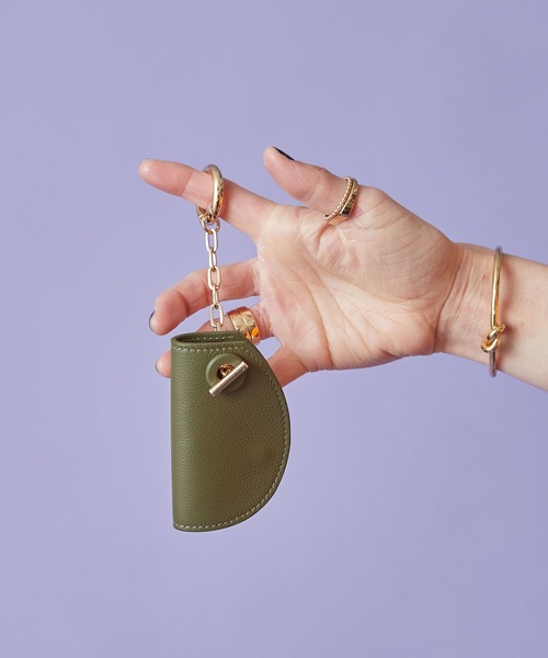 HASHIBAMI（ハシバミ）の「【HASHIBAMI】マンテル キーケース（キーケース/キーアクセサリー・レディース・シルバー/マジェンタ/グレイッシュベージュ/ブラック/モスグリーン/グレイッシュブルー/イエロー/ライトグレー/ライラック/カーキ/ブルーパープル/ブロンズ/オレンジ/ナチュラル/レッド/ボルドー/ネイビー/ライトグリーン/ライトピンク/マルチ/ターコイズブルー/ペールイエロー/ブラウン/レモンイエロー/サンドベージュ/ベビーピンク/チェリーピンク/アクア/ライトイエロー/ライトグリーン系/ふじ色系/ライトオレンジ系/ローズ系/チャコールグレー/ゴールド・FREE）」の9枚目の写真