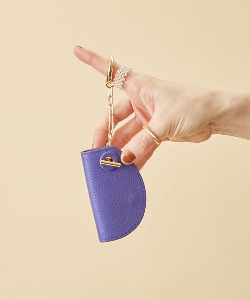 HASHIBAMI（ハシバミ）の「【HASHIBAMI】マンテル キーケース（キーケース/キーアクセサリー・レディース・シルバー/マジェンタ/グレイッシュベージュ/ブラック/モスグリーン/グレイッシュブルー/イエロー/ライトグレー/ライラック/カーキ/ブルーパープル/ブロンズ/オレンジ/ナチュラル/レッド/ボルドー/ネイビー/ライトグリーン/ライトピンク/マルチ/ターコイズブルー/ペールイエロー/ブラウン/レモンイエロー/サンドベージュ/ベビーピンク/チェリーピンク/アクア/ライトイエロー/ライトグリーン系/ふじ色系/ライトオレンジ系/ローズ系/チャコールグレー/ゴールド・FREE）」の18枚目の写真