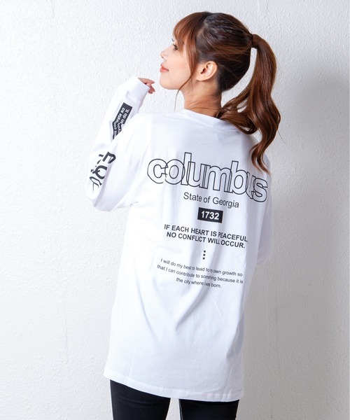 GGD(ジージーディー)の「ビッグシルエットリブ付きロングTシャツ 袖プリント 刺繍 バックプリント フォト風ラバープリント(Tシャツ/カットソー・レディース・ホワイト系その他/ホワイト/ブルー系その他/ブラウン系その他/ブラック系その他2/ブルー/グレー/ブラック/ピンク/ブラック系その他/ブラウン/ホワイト系その他2/ブルー系その他2・L/LL/M)」の2枚目の写真