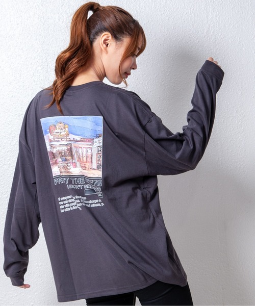 GGD(ジージーディー)の「ビッグシルエットリブ付きロングTシャツ 袖プリント 刺繍 バックプリント フォト風ラバープリント(Tシャツ/カットソー・レディース・ホワイト系その他/ホワイト/ブルー系その他/ブラウン系その他/ブラック系その他2/ブルー/グレー/ブラック/ピンク/ブラック系その他/ブラウン/ホワイト系その他2/ブルー系その他2・L/LL/M)」の6枚目の写真