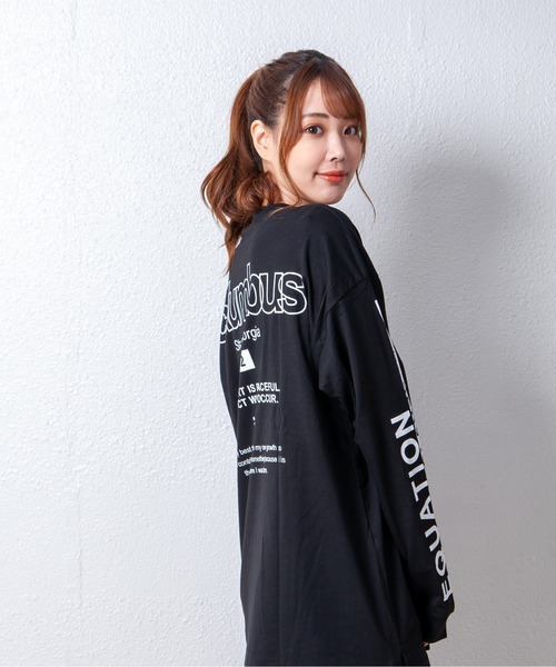GGD(ジージーディー)の「ビッグシルエットリブ付きロングTシャツ 袖プリント 刺繍 バックプリント フォト風ラバープリント(Tシャツ/カットソー・レディース・ホワイト系その他/ホワイト/ブルー系その他/ブラウン系その他/ブラック系その他2/ブルー/グレー/ブラック/ピンク/ブラック系その他/ブラウン/ホワイト系その他2/ブルー系その他2・L/LL/M)」の5枚目の写真