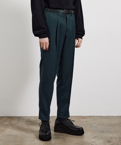 新品タグ付き✨】大特価✨】ダークグリーン スリムフィット スラックス JUNRED（ジュンレッド）の「ファイヤーストレッチイージースリムパンツ