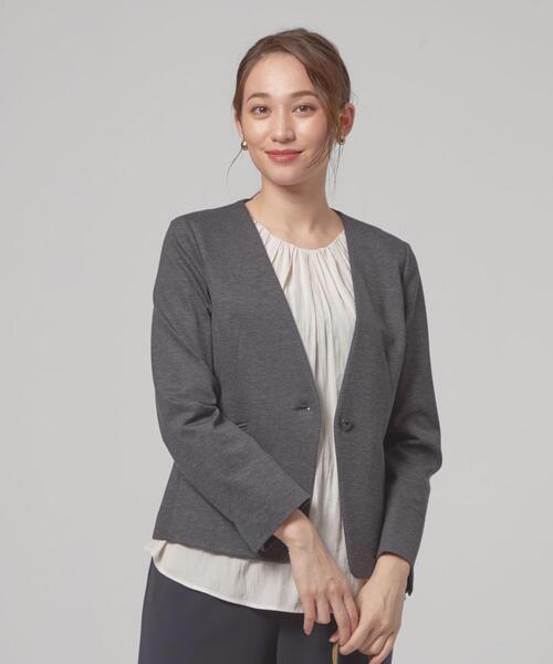 closet story（クローゼットストーリー）の「＜closet story＞ポンチ カラーレス ジャケット -ウォッシャブル-（ノーカラージャケット・レディース・ブラック/ダークグレー・S/M/L）」の2枚目の写真