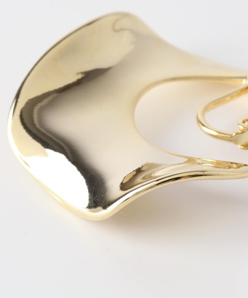 KBF+（ケービーエフプラス）の「KBF+　ウェービープレートイヤリング∴∴（イヤリング・レディース・シルバー/ゴールド・ONE）」の7枚目の写真