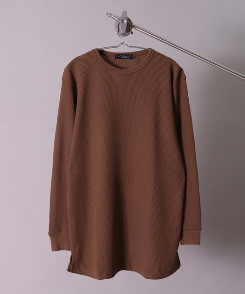 BAYBLO(ベイブロ)の「(BG)【ユニセックス】ワッフル ロング レイヤード 長袖 Tシャツ(Tシャツ/カットソー・メンズ・ブラック/ダークグリーン/ダークブラウン/ネイビー/オフホワイト/ダークグレー/サンドベージュ/杢グレー/グレイッシュベージュ・MEDIUM/LARGE/X-LARGE)」の5枚目の写真