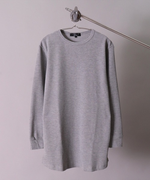 BAYBLO(ベイブロ)の「(BG)【ユニセックス】ワッフル ロング レイヤード 長袖 Tシャツ(Tシャツ/カットソー・メンズ・ブラック/ダークグリーン/ダークブラウン/ネイビー/オフホワイト/ダークグレー/サンドベージュ/杢グレー/グレイッシュベージュ・MEDIUM/LARGE/X-LARGE)」の4枚目の写真