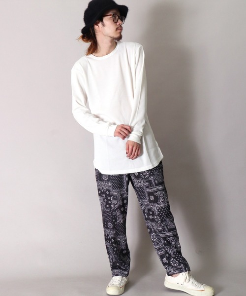 BAYBLO(ベイブロ)の「(BG)【ユニセックス】ワッフル ロング レイヤード 長袖 Tシャツ(Tシャツ/カットソー・メンズ・ブラック/ダークグリーン/ダークブラウン/ネイビー/オフホワイト/ダークグレー/サンドベージュ/杢グレー/グレイッシュベージュ・MEDIUM/LARGE/X-LARGE)」の13枚目の写真