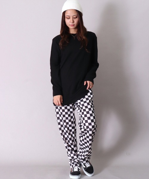 BAYBLO(ベイブロ)の「(BG)【ユニセックス】ワッフル ロング レイヤード 長袖 Tシャツ(Tシャツ/カットソー・メンズ・ブラック/ダークグリーン/ダークブラウン/ネイビー/オフホワイト/ダークグレー/サンドベージュ/杢グレー/グレイッシュベージュ・MEDIUM/LARGE/X-LARGE)」の14枚目の写真