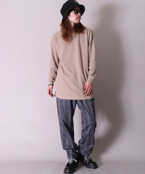 BAYBLO(ベイブロ)の「(BG)【ユニセックス】ワッフル ロング レイヤード 長袖 Tシャツ(Tシャツ/カットソー・メンズ・ブラック/ダークグリーン/ダークブラウン/ネイビー/オフホワイト/ダークグレー/サンドベージュ/杢グレー/グレイッシュベージュ・MEDIUM/LARGE/X-LARGE)」の20枚目の写真